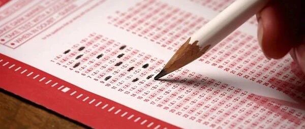 河南通报“高考考生损毁两人答题卡”事件