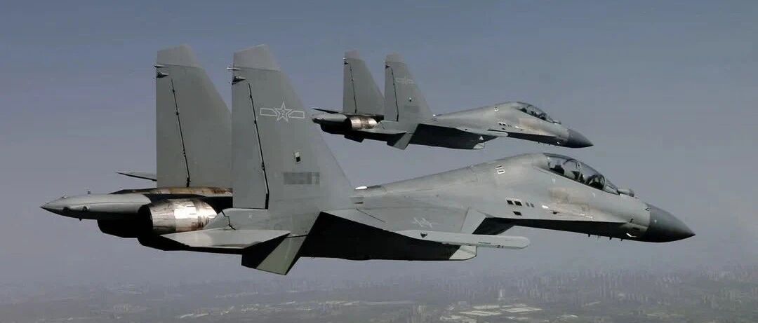 台军2架战机升空，反被6架解放军战机包夹