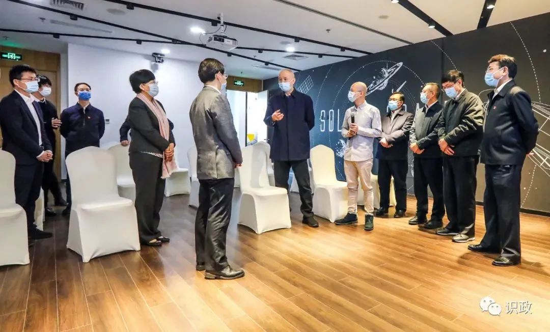 蔡奇调研北京数字经济这片蓝海,强调建设全球数字经济标杆城市必须要有标杆企业-微信头条网 蔡奇调研北京数字经济这片蓝海,强调建设全球数字经济标杆城市必须要有标杆企业