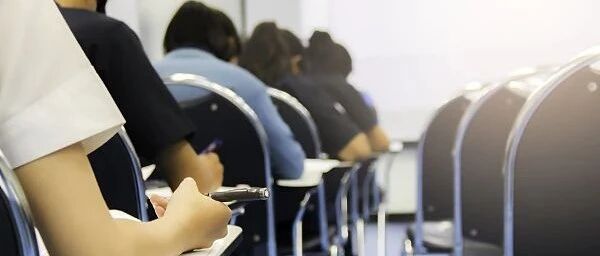 教育部凌晨通报！该地作弊考生的手机，竟是这么带进考场的…