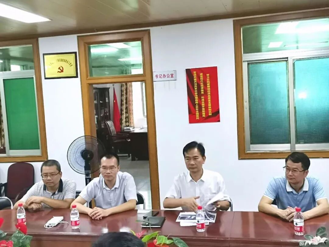 9月4日下午,副市长林军同志率队前往盐町头社区开展创文创卫督导