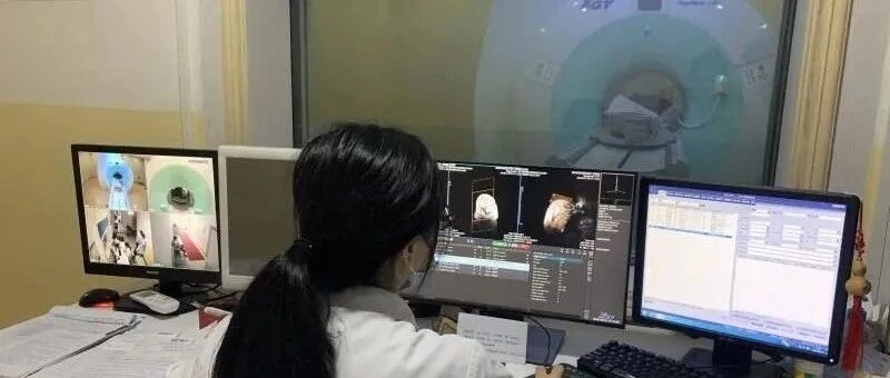 “啊呀！我的睫毛！”女子做这项体检时，假睫毛突然被吸走，吓坏医生……