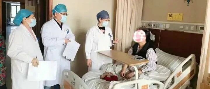 崩溃！因为这个“说不出口”的毛病，51岁“的姐”频繁被投诉……