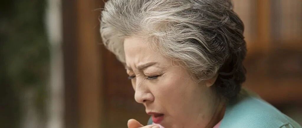 不抽烟不喝酒，肺癌为啥偏偏盯上她们？只因长期做这件事……