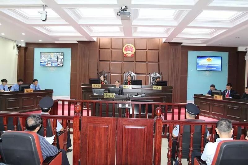 庭审现场_副本.jpg