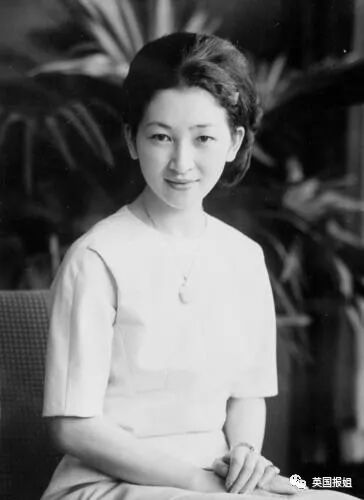 结婚几十年后 日本美智子皇后说 我和天皇没有爱情 看看撒网