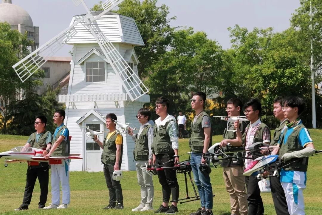 头条|民航局通用航空“放管服”工作简报 无人机企业已达5513家