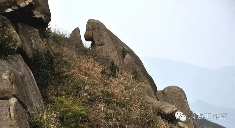 双髻伯公山路加固水泥护栏