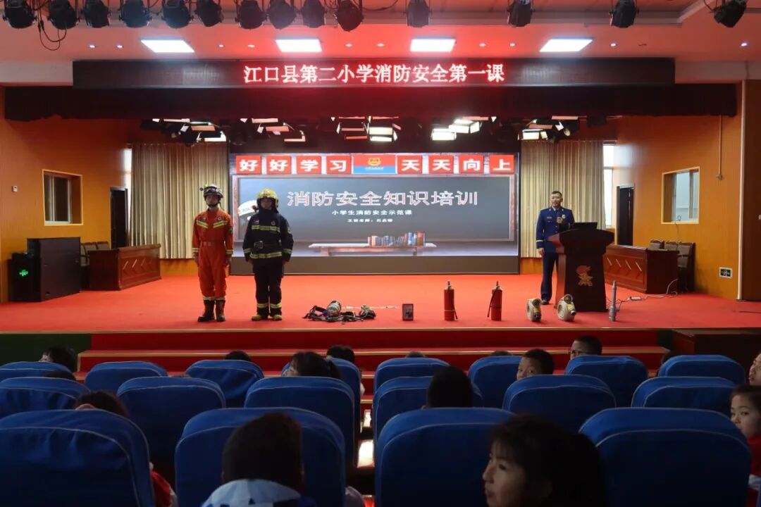 江口县三星西路消防救援站团支部打造“三项工程” 奏响火焰蓝青春之歌