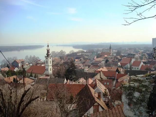 出國旅遊這種免簽才算有用！還是大陸鐵哥們，景色超美物價低！ 旅遊 第7張