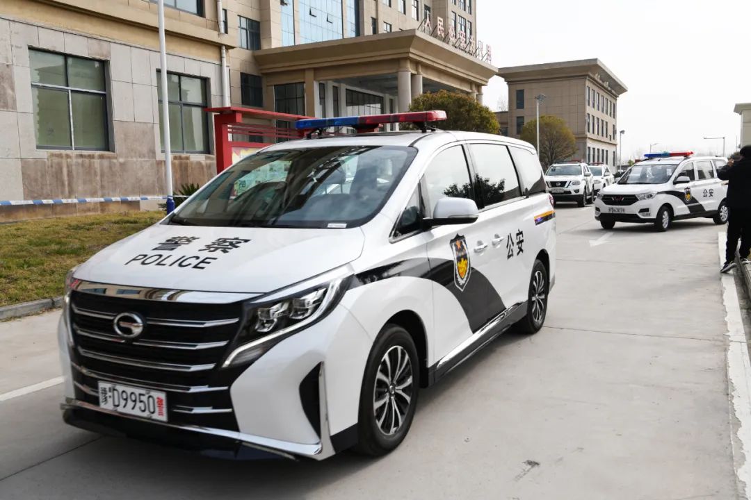 新车入警护航新征程舞钢市公安局举行警用车辆发放仪式