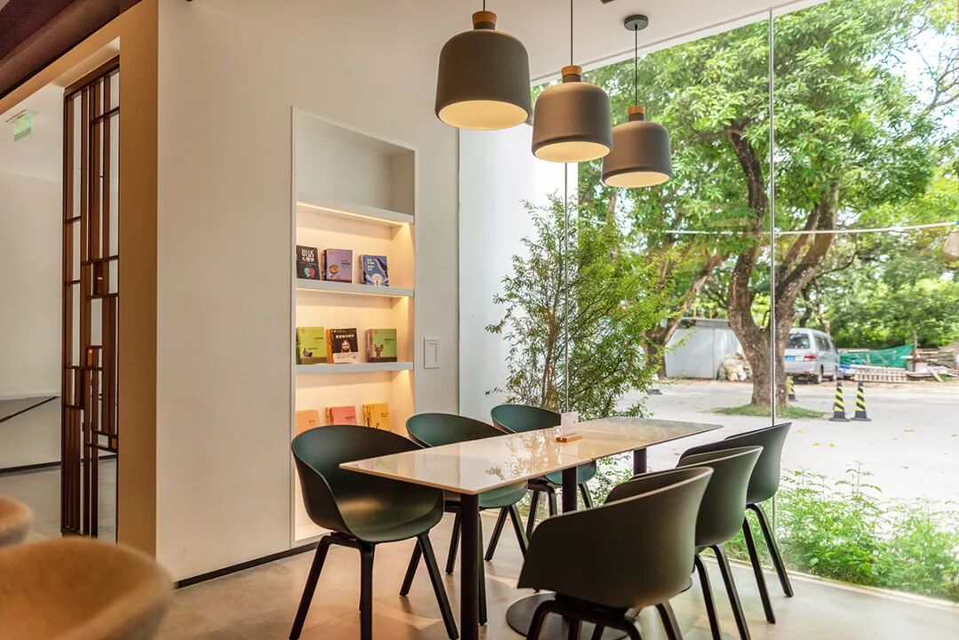 比厦门悠闲，美食不输扬州！初秋红叶漫天，谁不爱这座幸福感老城？