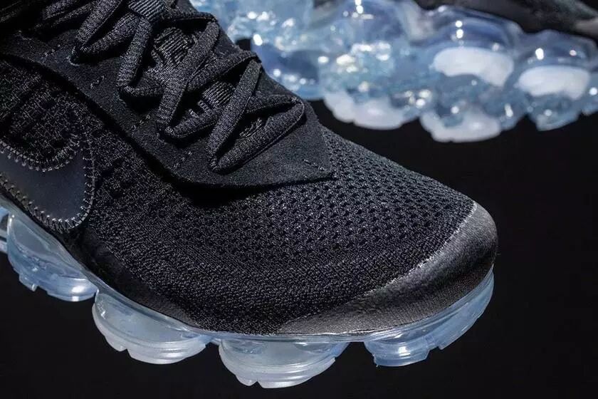 virgil-abloh-nike-air-vapormax-black-closer-look-04.jpg