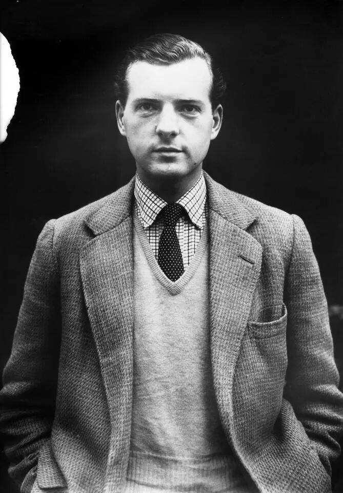 英媒爆秘史:他占据了女王25年的内心,是她艰难时日里的光_匈牙利_新闻