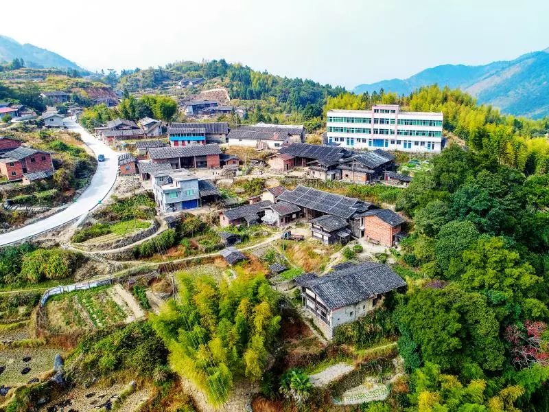 尤溪东山村,位于台溪乡东部,东邻溪尾乡安阳村,西与盖竹毗邻,南可延至