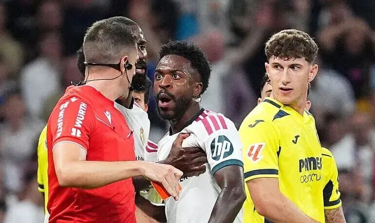 Real Madrid beat Villarreal 1-0 but Vinicius sent off for hair pull |  Football | Al Jazeera