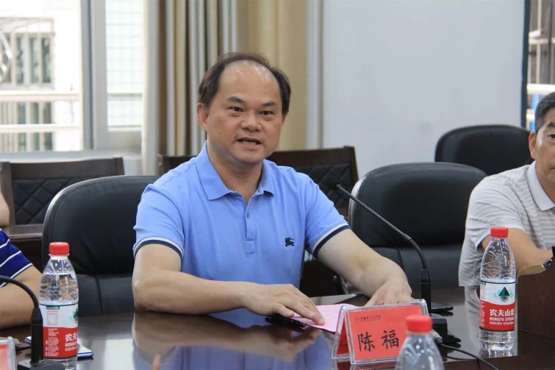 日上午,在高考来临之际,宁德市副市长缪绍炜,宁德市教育局局长赵榕生