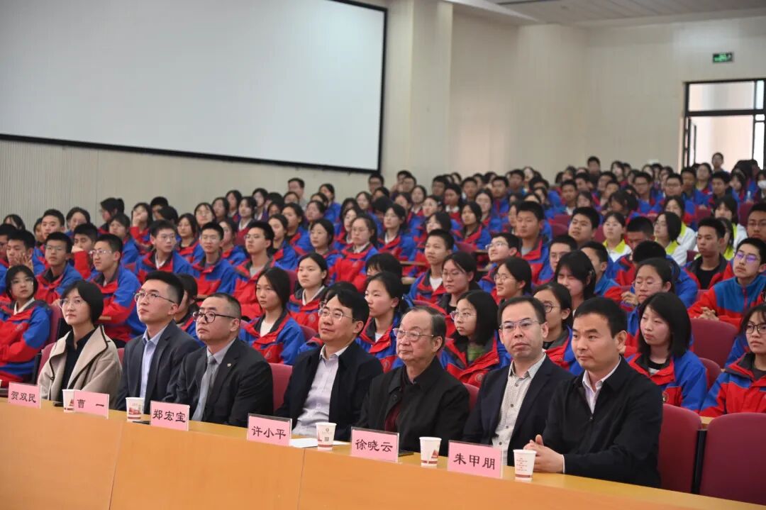 陕西许小平律师事务所走进西安经开三中开展法治宣讲