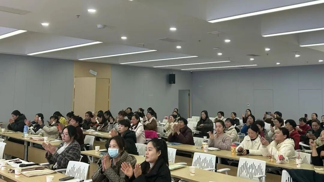 许小平律师事务所李露律师受邀走进潼关县开展专题法律讲座