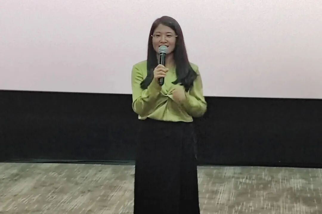 李露律师走进阎良区首映中航国际影城开展反家庭暴力普法专题讲座