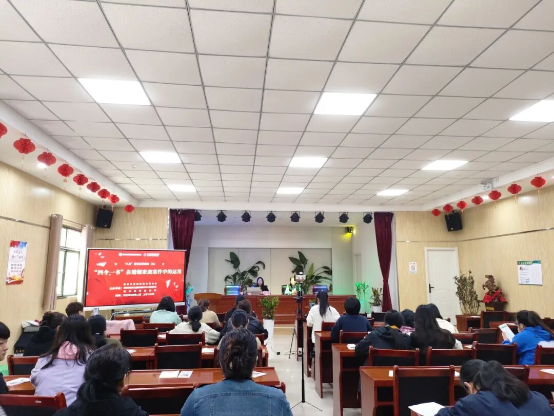 李露律师走进韩森寨街道东盛社区开展普法讲座