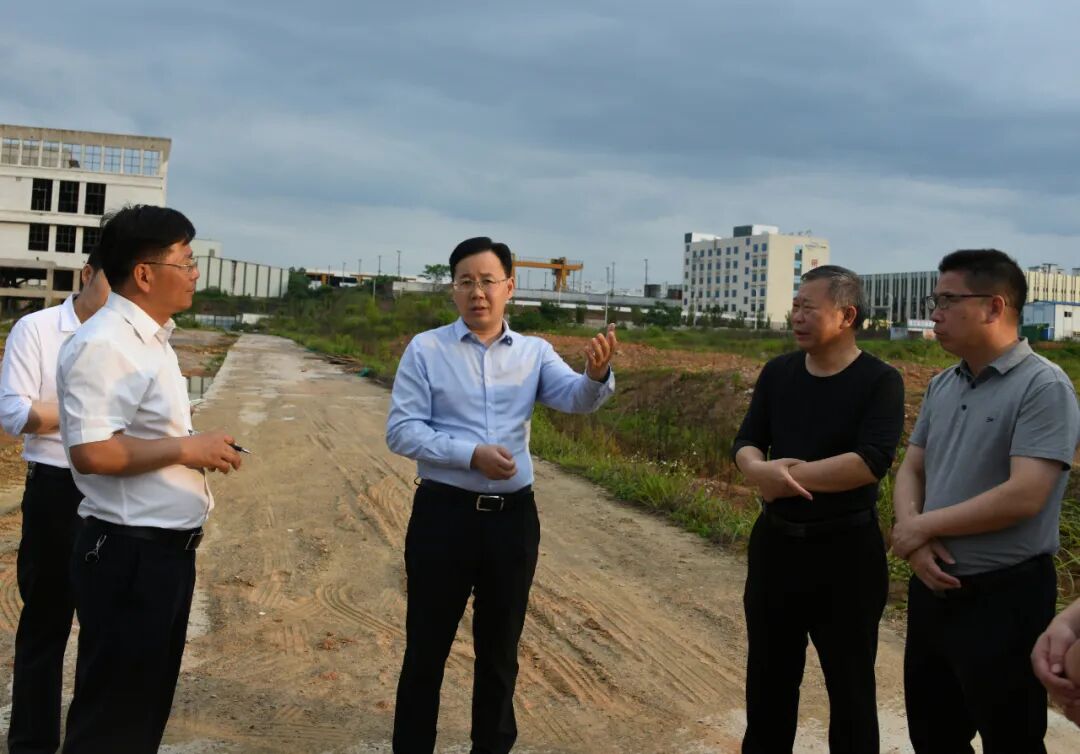 县委书记袁炎调度"五一"期间"三不停"工作 | 信丰县信息公开