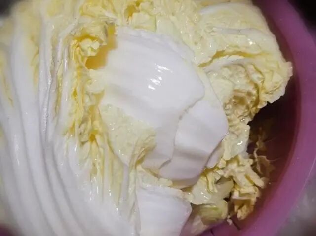 东北酸菜的做法，这个简易做法不用大缸，30天就能吃