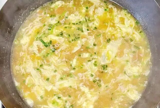 西红柿鸡蛋汤怎么做才好吃？有技巧的，方法简单，一看就懂，一学就会