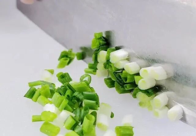 西红柿鸡蛋汤怎么做才好吃？有技巧的，方法简单，一看就懂，一学就会