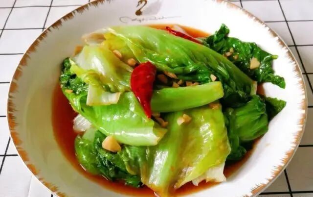 胆固醇的“克星”找到了，多吃这4种蔬菜，预防心血管疾病