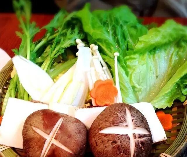 胆固醇的“克星”找到了，多吃这4种蔬菜，预防心血管疾病