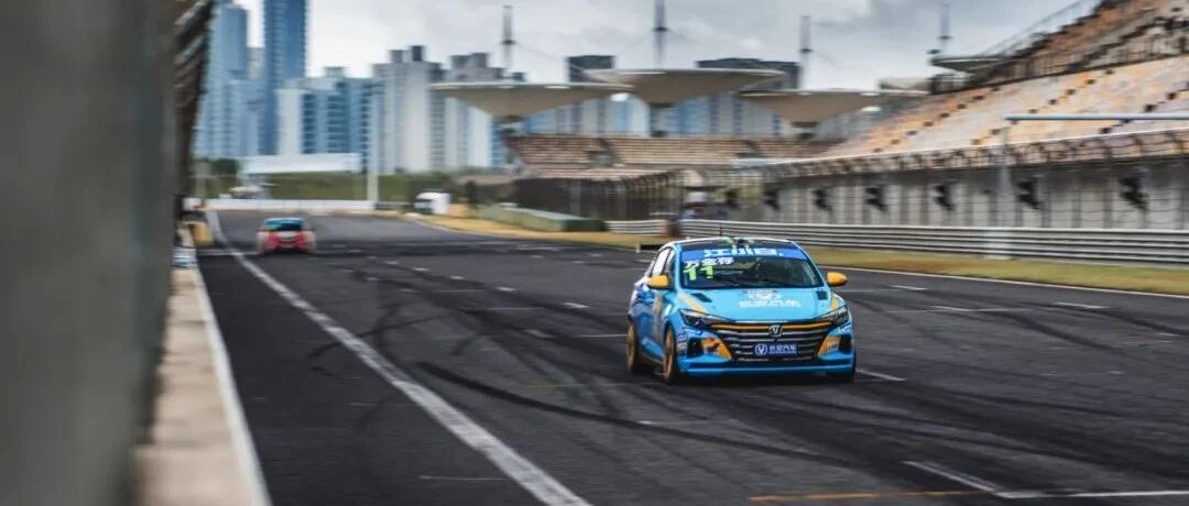 首冠之后再次独揽前三 CTCC赛场上的蓝鲸速度|汽车预言家