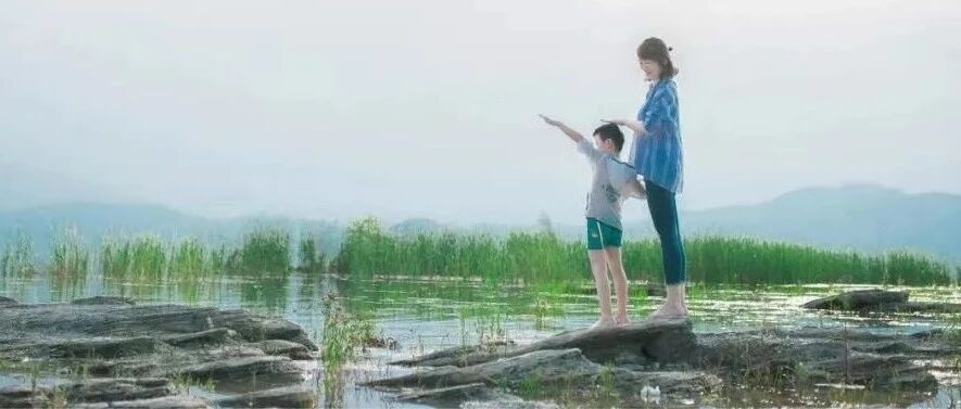 三等父母用拳头管孩子，二等父母用嘴巴管孩子，一等父母用……