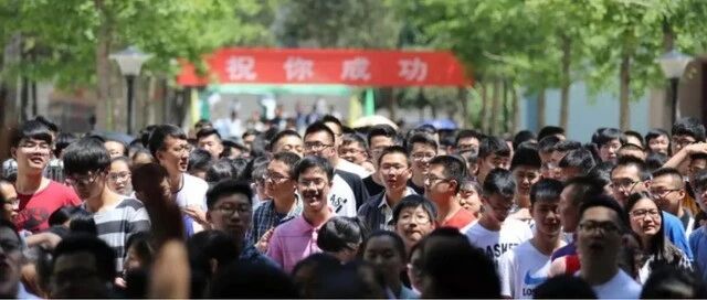 学习有后劲的孩子，他们的父母都在这4个方面做得很好