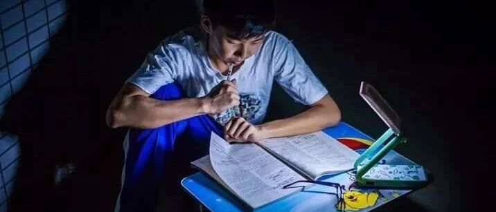 期末考试将至，班主任提醒：只要肯努力，一切都来得及！