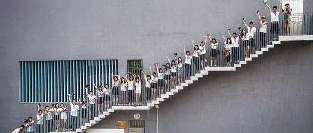 一半中学生在“假努力”，一半家长在“假关心”！