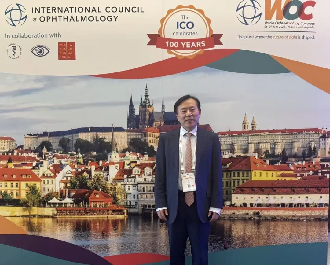 普瑞眼科专家团亮相WOC2026，卢奕、盛迅伦教授作学术分享