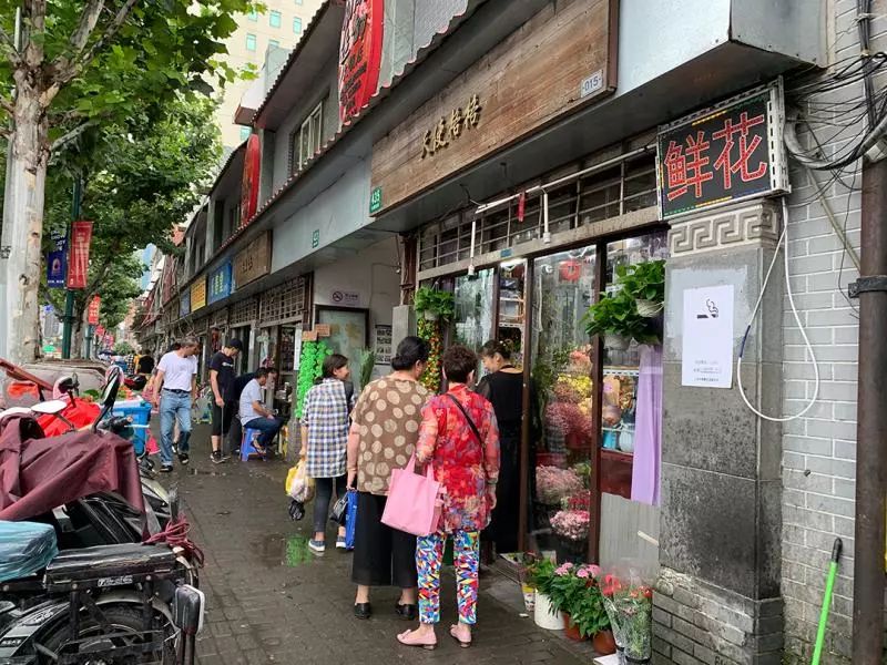 去花鸟市场买宠物_花鸟市场宠物店_买宠物去花鸟市场还是宠物店