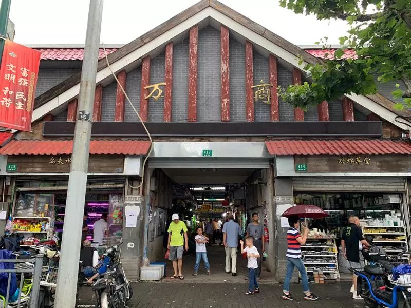 买宠物去花鸟市场还是宠物店_去花鸟市场买宠物_花鸟市场宠物店