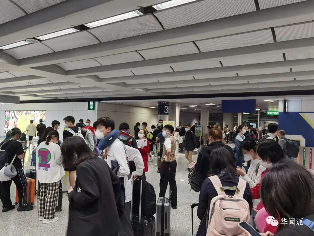 中国留学生自述返英曲折经历：航班取消、晚点，险丢行李！但“选择回英是值得的”（组图） - 4