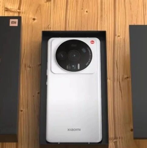 小米12 Ultra最新渲染图曝光 徕卡标识格外显眼