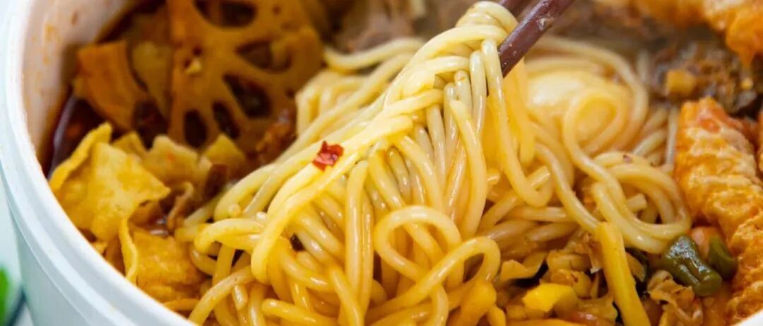 周黑鸭卖螺蛳粉火锅了！10元起！我亲测后发现...