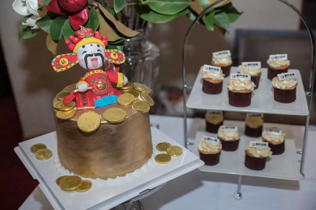 %name 没有免费的午餐，但是有免费的法拉利跑车！太任性！