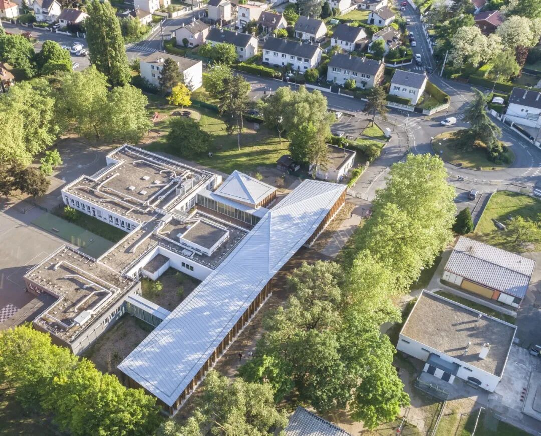 木结构小学：都市风格新外观设计