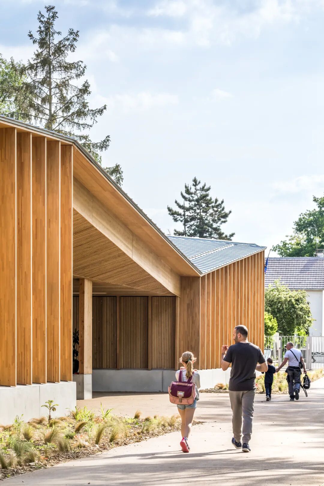 木结构小学：都市风格新外观设计