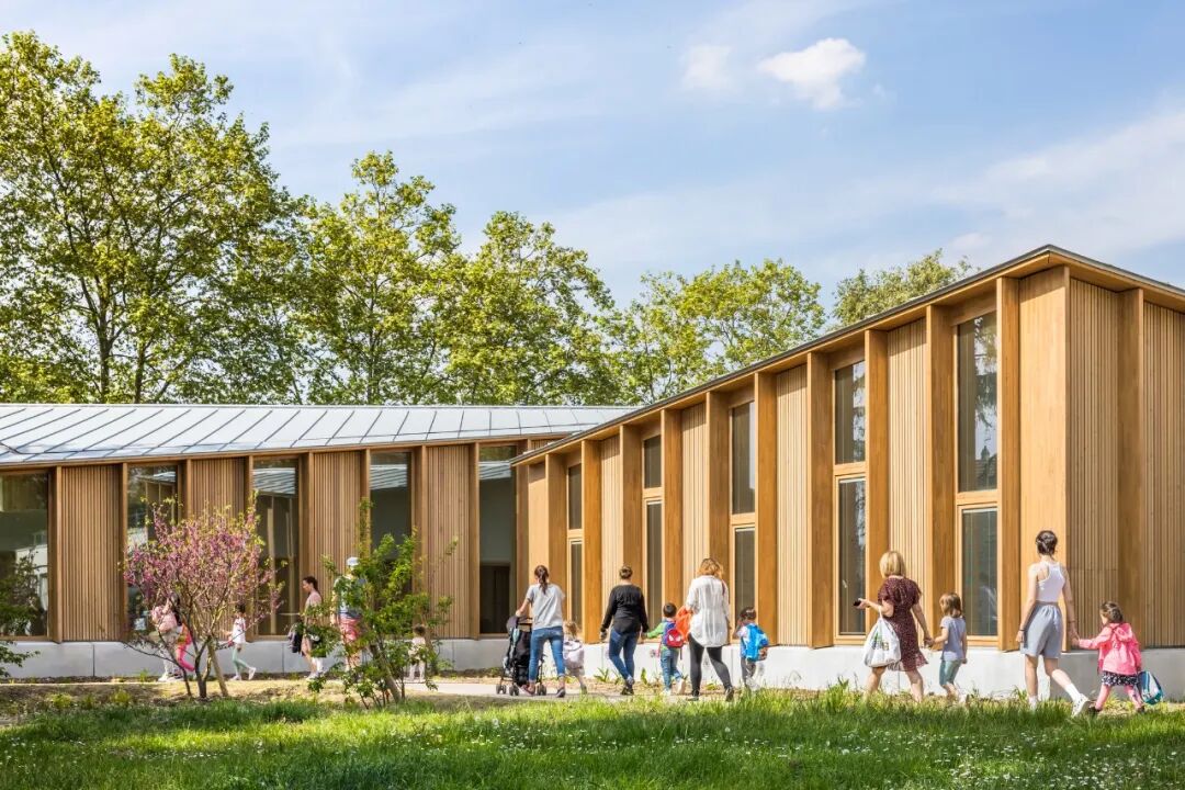 木结构小学：都市风格新外观设计