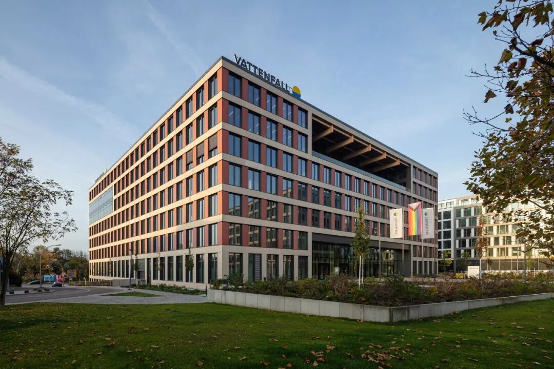 多层办公：大型木桁架结构设计