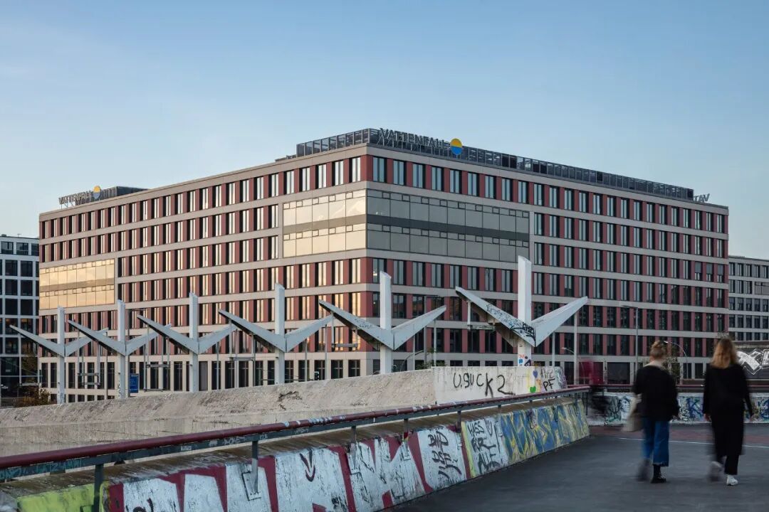 多层办公：大型木桁架结构设计