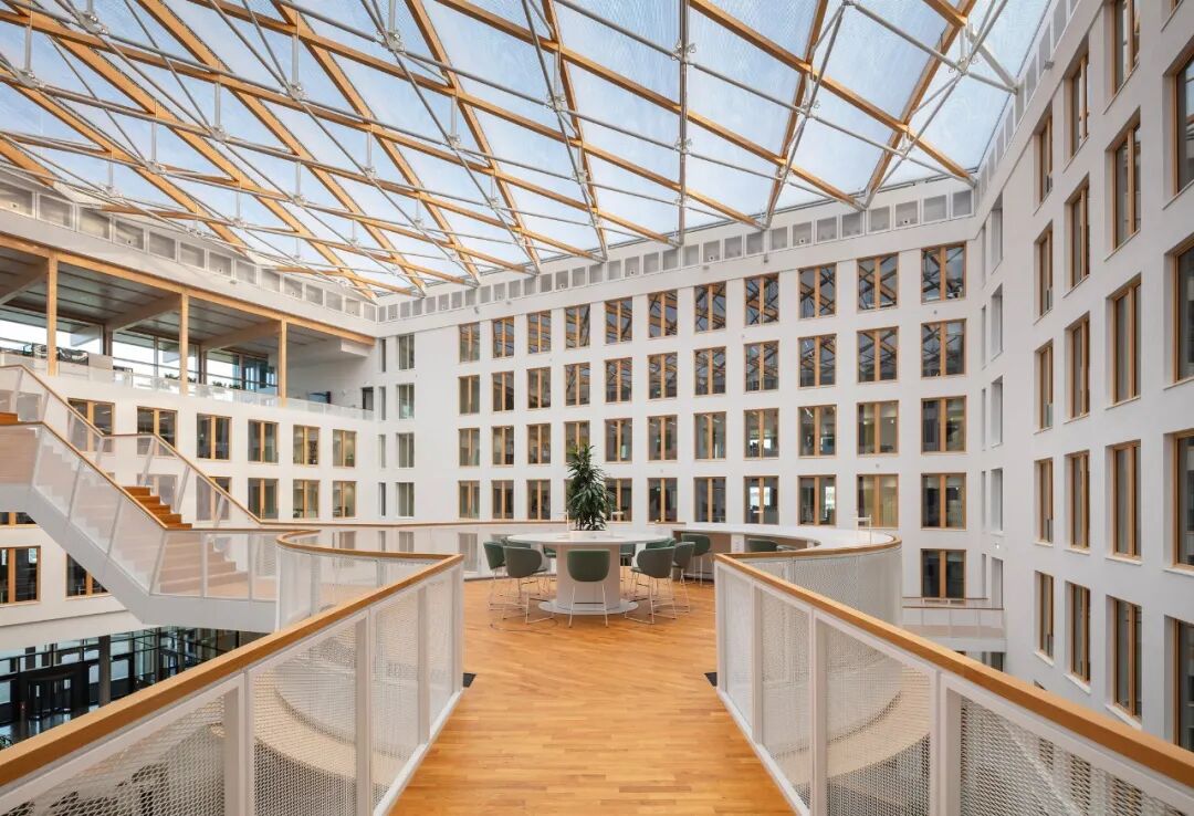 多层办公：大型木桁架结构设计