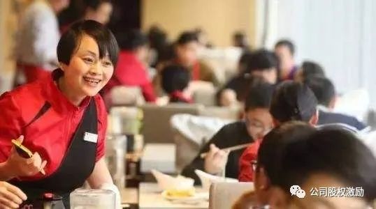 “火锅之王”海底捞最大的商业机密：不是服务，而是“传销式”的师徒制！！